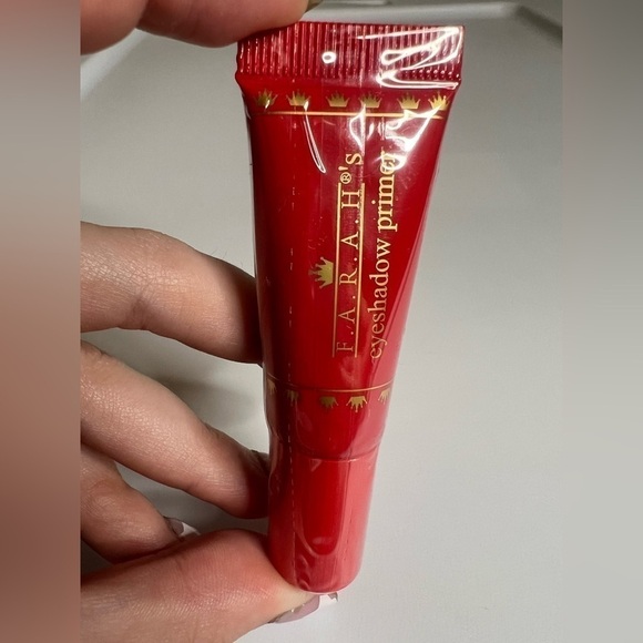 F. A. R. A. H. Eyeshadow Primer - Picture 3 of 4